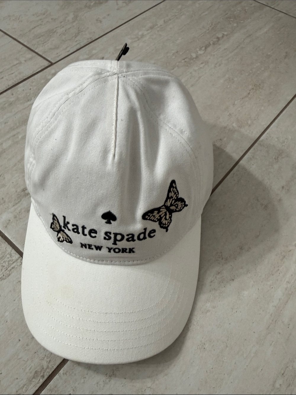 kate spade White ladies Baseball Cap with Butterfly Embroidery nwt .. authentic